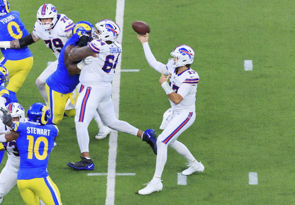 October 12, 2026, Inglewood, California, USA: 17 Josh Allen, QB of the Buffalo Bills throws a pass during their regular NFL, American Football Herren, USA season game against the Los Angeles Rams on Monday October 12, 2026 at SoFi Stadium in Inglewood, California. ARIANA RUIZ PI Inglewood USA - ZUMAp124 20261012_zaa_p124_022 Copyright: xArianaxRuizx