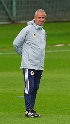 Fenerbahce complete preparations for Aston Villa clash in UEFA Champions League ISTANBUL, TURKIYE - OCTOBER 13: Fenerbahce head coach Ismail Kartal leads a training session at Can Bartu Training Facilities as the team completes preparations for their away match against Aston Villa in the second week of the UEFA Champions League, in Istanbul, Turkiye, on October 13, 2026. Adem Kutucu Anadolu Istanbul Turkey. Editorial use only. Please get in touch for any other usage.  Copyright: x2026xAnadoluxAdemxKutucux