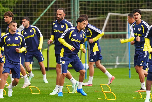 Fenerbahce complete preparations for Aston Villa clash in UEFA Champions League ISTANBUL, TURKIYE - OCTOBER 13: Fenerbahce player Irfan Can Kahveci (C) takes part in a training session at Can Bartu Training Facilities as the team completes preparations for their away match against Aston Villa in the second week of the UEFA Champions League, in Istanbul, Turkiye, on October 13, 2026. Adem Kutucu Anadolu Istanbul Turkey. Editorial use only. Please get in touch for any other usage.  Copyright: x2026xAnadoluxAdemxKutucux