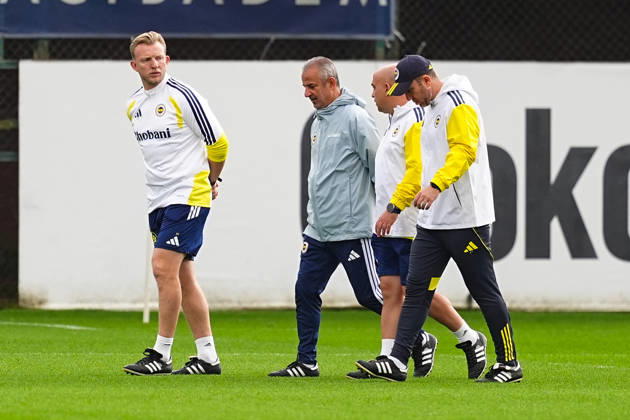 Fenerbahce complete preparations for Aston Villa clash in UEFA Champions League ISTANBUL, TURKIYE - OCTOBER 13: Fenerbahce head coach Ismail Kartal (2nd L) leads a training session at Can Bartu Training Facilities as the team completes preparations for their away match against Aston Villa in the second week of the UEFA Champions League, in Istanbul, Turkiye, on October 13, 2026. Adem Kutucu Anadolu Istanbul Turkey. Editorial use only. Please get in touch for any other usage.  Copyright: x2026xAnadoluxAdemxKutucux