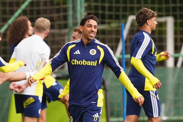 Fenerbahce complete preparations for Aston Villa clash in UEFA Champions League ISTANBUL, TURKIYE - OCTOBER 13: Fenerbahce player Irfan Can Kahveci (C) takes part in a training session at Can Bartu Training Facilities as the team completes preparations for their away match against Aston Villa in the second week of the UEFA Champions League, in Istanbul, Turkiye, on October 13, 2026. Adem Kutucu Anadolu Istanbul Turkey. Editorial use only. Please get in touch for any other usage.  Copyright: x2026xAnadoluxAdemxKutucux
