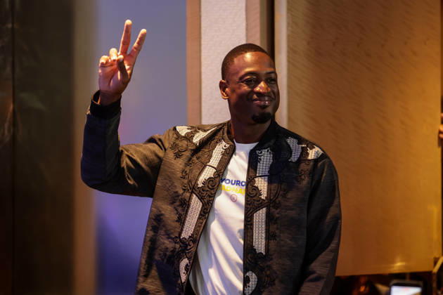 Former NB basketball player Dwyane Wade in Manila Former NBA, Basketball Herren, USA professional basketball player Dwyane Wade gestures as he arrives for a press conference, PK, Pressekonferenz in Manila, Philippines, on October 13, 2026. Dwyane Wade is in Manila for a promotional tour from October 13-14. Manila PHILIPPINES  Copyright: xMatrixxImagesx xMarkxCristinox