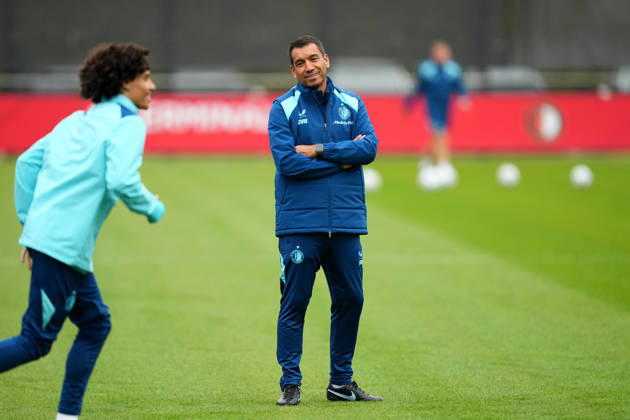 Training Champions League Feyenoord Rotterdam 2026 2027 Rotterdam - Coach Giovanni van Bronckhorst of Feyenoord Rotterdam shares a laugh during a training before the Champions League match against Como 1907. The training is set at Trainingscomplex 1908 on 13 October 2026 in Rotterdam, Netherlands. (Hero Images Yannick Verhoeven) Copyright: xYannickxVerhoevenx