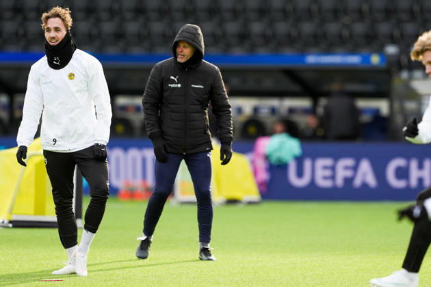 Champions League Bodo Glimt Borussia Dortmund Bodo 20261013 Coach Kjetil Knutsen and Andreas Helmersen at Bodo Glimt’s training session at Aspmyra Stadium, the day of the Champions League match between Bodo Glimt and Borussia Dortmund. Photo: Terje Pedersen, NTB, Bodo, Norway. EDITORIAL USE ONLY. RESTRICTED USE FOR BETTING COMPANIES.  Copyright: xTerjexPedersenx xNTBx