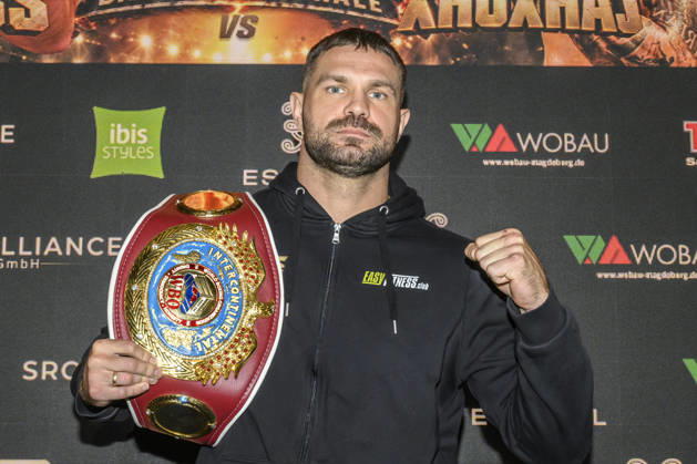 im Bild v.l.: Roman Fress – WBO-Inter-Continential-Champion, GER, Magdeburg, SES, Erste Pressekonferenz vor der SES-Box-Gala am Samstag, 14. November 2026, Messe Magdeburg, 13.10.2026, Copyright: HMBxMedia UwexKoch