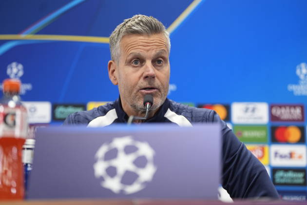 Soccer, Champions League 2026–2027, Bodo Glimt, Borussia Dortmund, Bodo, October 13, 2026: Andreas Helmersen and coach Kjetil Knudsen during Bodo Glimt’s press conference at Aspmyra Stadium, the day before the Champions League match between Bodo Glimt and Borussia Dortmund. Photo: Terje Pedersen, NTB, Bodo, Norway. EDITORIAL USE ONLY. RESTRICTED USE FOR BETTING COMPANIES.  Copyright: xTerjexPedersenx xNTBx