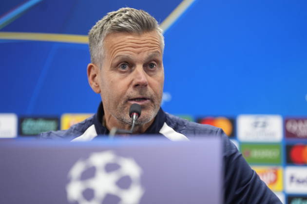 Soccer, Champions League 2026–2027, Bodo Glimt, Borussia Dortmund, Bodo, October 13, 2026: Andreas Helmersen and coach Kjetil Knudsen during Bodo Glimt’s press conference at Aspmyra Stadium, the day before the Champions League match between Bodo Glimt and Borussia Dortmund. Photo: Terje Pedersen, NTB, Bodo, Norway. EDITORIAL USE ONLY. RESTRICTED USE FOR BETTING COMPANIES.  Copyright: xTerjexPedersenx xNTBx
