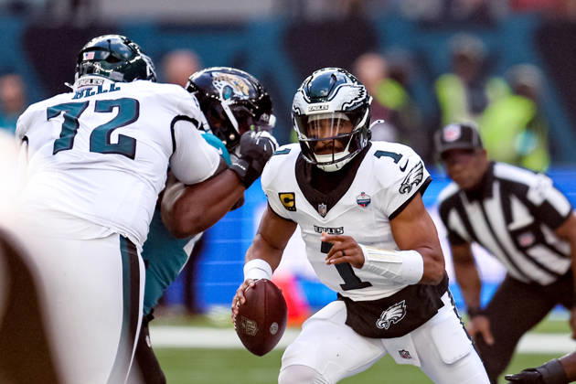 Jacksonville Jaguars v Philadelphia Eagles, International Series Philadelphia Eagles quarterback Jalen Hurts (1) in action during the International Series match between Jacksonville Jaguars and Philadelphia Eagles at Tottenham Hotspur Stadium, London, UK on 11 October 2026. London Tottenham Hotspur Stadium London UK Editorial use only , Copyright: xManjitxNarotrax PSI-24992-0167