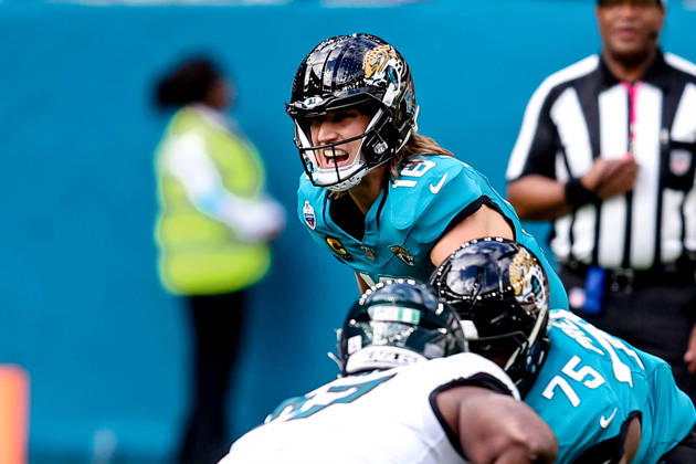 Jacksonville Jaguars v Philadelphia Eagles, International Series Jacksonville Jaguars quarterback Trevor Lawrence (16) shouts during the International Series match between Jacksonville Jaguars and Philadelphia Eagles at Tottenham Hotspur Stadium, London, UK on 11 October 2026. London Tottenham Hotspur Stadium London UK Editorial use only , Copyright: xManjitxNarotrax PSI-24992-0171