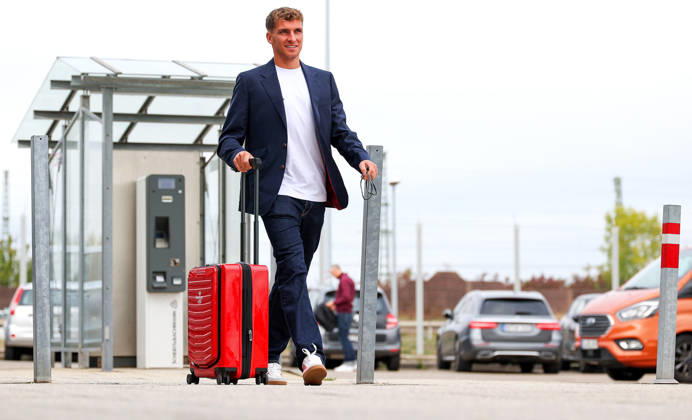13.10.2026, Stuttgart, Fußball UEFA Champions League, Saison 2026-2027, VfB Stuttgart fliegt nach Bratislava, Abflug, Grischa Prömel
