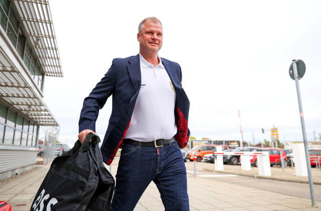 13.10.2026, Stuttgart, Fußball UEFA Champions League, Saison 2026-2027, VfB Stuttgart fliegt nach Bratislava, Abflug, Fabian Wohlgemuth