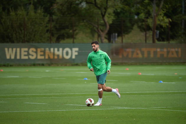 13.10.2026, GER, Fussball, Herren, 1. Bundesliga, Saison 2026 2027, Training, SV Werder Bremen Ludovit Reis ( Werder Bremen, 15 ) am Ball Bremen Trainingsgelände Weserstadion Bremen Deutschland Copyright: xNordphoto Memmlerx