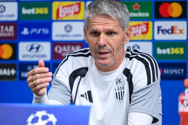 SOCCER - UEFA CL, LASK vs Liverpool LINZ,AUSTRIA,13.OCT.26 - SOCCER - UEFA Champions League, Linzer ASK vs Liverpool FC, preview, press conference, PK, Pressekonferenz LASK. Image shows head coach Dietmar Kuehbauer (LASK).  GEPAxpictures xChristianxMoser