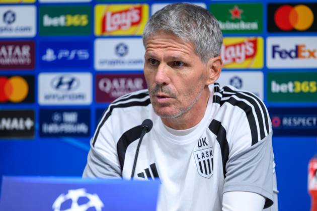 SOCCER - UEFA CL, LASK vs Liverpool LINZ,AUSTRIA,13.OCT.26 - SOCCER - UEFA Champions League, Linzer ASK vs Liverpool FC, preview, press conference, PK, Pressekonferenz LASK. Image shows head coach Dietmar Kuehbauer (LASK).  GEPAxpictures xChristianxMoser