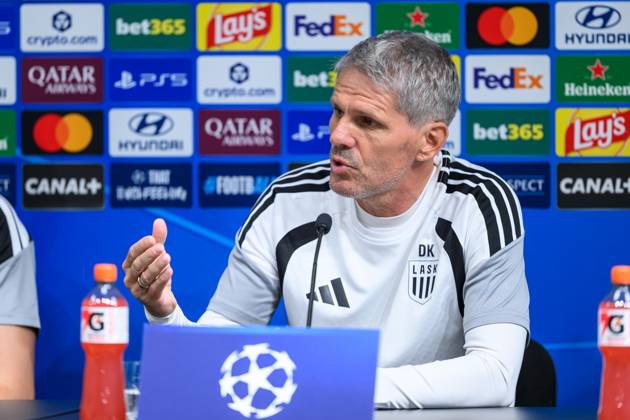 SOCCER - UEFA CL, LASK vs Liverpool LINZ,AUSTRIA,13.OCT.26 - SOCCER - UEFA Champions League, Linzer ASK vs Liverpool FC, preview, press conference, PK, Pressekonferenz LASK. Image shows head coach Dietmar Kuehbauer (LASK).  GEPAxpictures xChristianxMoser