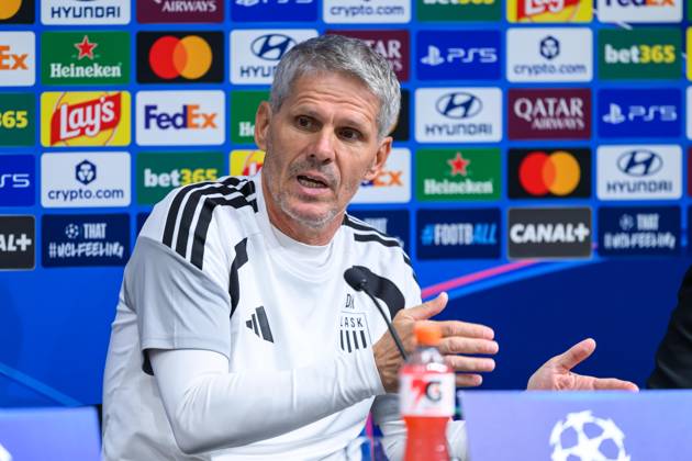 SOCCER - UEFA CL, LASK vs Liverpool LINZ,AUSTRIA,13.OCT.26 - SOCCER - UEFA Champions League, Linzer ASK vs Liverpool FC, preview, press conference, PK, Pressekonferenz LASK. Image shows head coach Dietmar Kuehbauer (LASK).  GEPAxpictures xChristianxMoser