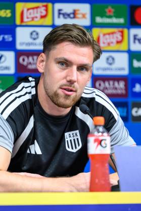 SOCCER - UEFA CL, LASK vs Liverpool LINZ,AUSTRIA,13.OCT.26 - SOCCER - UEFA Champions League, Linzer ASK vs Liverpool FC, preview, press conference, PK, Pressekonferenz LASK. Image shows Kasper Joergensen (LASK).  GEPAxpictures xChristianxMoser