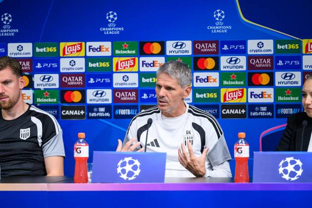 SOCCER - UEFA CL, LASK vs Liverpool LINZ,AUSTRIA,13.OCT.26 - SOCCER - UEFA Champions League, Linzer ASK vs Liverpool FC, preview, press conference, PK, Pressekonferenz LASK. Image shows head coach Dietmar Kuehbauer (LASK).  GEPAxpictures xChristianxMoser