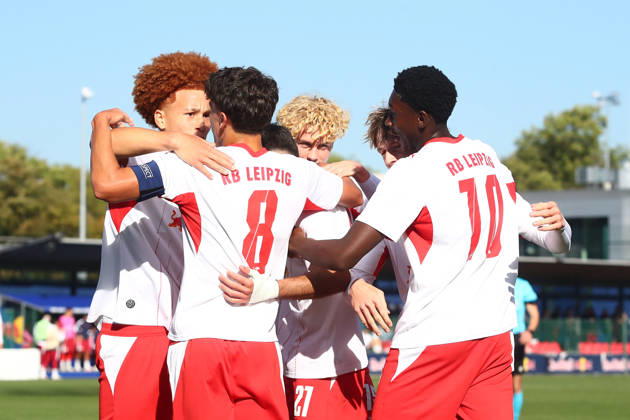 RB Leipzig U19 - PSV Eindhoven U19 UEFA Youth League Leipzig, 13.10.2026, Trainingszentrum am Cottaweg, Fußball, Saison 2026 2027, U19 Junioren, UEFA Youth League, 2. Spieltag , RB Leipzig U19 - PSV Eindhoven U19 , Im Bild: Tor für RB Leipzig, Torjubel nach dem 1:0, Torschütze Din Klapija (21, RB) , Nur für journalistische Zwecke! For editorial use only! , UEFA regulations prohibit any use of photographs as image sequences and or quasi-video. ,