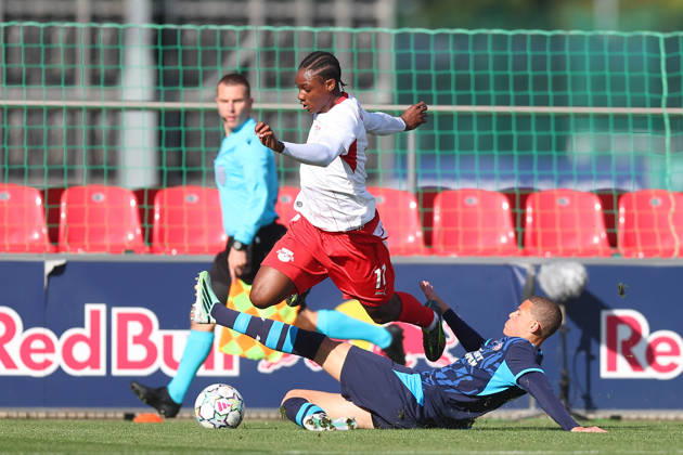 RB Leipzig U19 - PSV Eindhoven U19 UEFA Youth League Leipzig, 13.10.2026, Trainingszentrum am Cottaweg, Fußball, Saison 2026 2027, U19 Junioren, UEFA Youth League, 2. Spieltag , RB Leipzig U19 - PSV Eindhoven U19 , Im Bild v.l.: Dilane Yarsekou (11, RB) und Dyran Stam (5 , Eindhoven) , Nur für journalistische Zwecke! For editorial use only! , UEFA regulations prohibit any use of photographs as image sequences and or quasi-video. ,