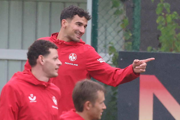 13.10.2026, xrekx, Fussball 2.Bundesliga, 1.FC Kaiserslautern - Training v.l. Ivan Prtajin (1.FC Kaiserslautern) lacht, laechelt, positiv, zufrieden, laughs, smiles, positive, satisfied Kaiserslautern