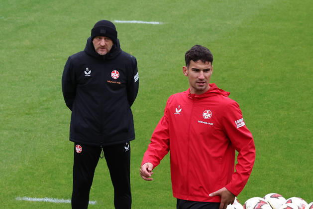 13.10.2026, xrekx, Fussball 2.Bundesliga, 1.FC Kaiserslautern - Training v.l. Torsten Lieberknecht Trainer (1.FC Kaiserslautern) Ivan Prtajin (1.FC Kaiserslautern) Kaiserslautern