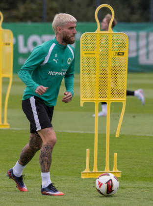 13.10.2026 - Fussball - 2. Bundesliga - Saison 2026 2027 - SpVgg Greuther Fürth Fuerth ( Kleeblatt ) - Training - - xwoxzix - Ole Pohlmann (10, SpVgg Greuther Fürth )