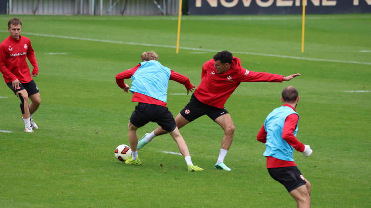 13.10.2026, xrekx, Fussball 2.Bundesliga, 1.FC Kaiserslautern - Training v.l. Ivan Prtajin (1.FC Kaiserslautern) Kaiserslautern