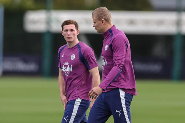 UEFA Champions League press conference, PK, Pressekonferenz and open training Matchday 2 of 8 Manchester City v Paris Saint-Germain Elliot Anderson of Manchester City and Erling Haaland of Manchester City in the training session during the UEFA Champions League press conference and open training Matchday 2 of 8 Manchester City vs Paris Saint-Germain at City Football Academy, Manchester, United Kingdom on 13 October 2026 (Photo by Mark Cosgrove News Images) Manchester City Football Academy Greater Manchester United, ManU Kingdom Copyright: xMarkxCosgrove NewsxImagesx