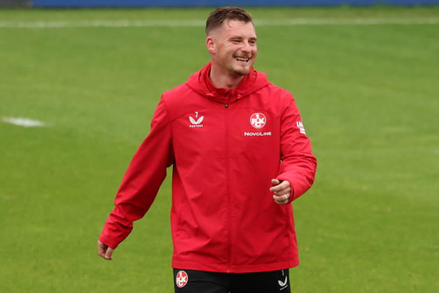 13.10.2026, xrekx, Fussball 2.Bundesliga, 1.FC Kaiserslautern - Training v.l. Marlon Ritter (1.FC Kaiserslautern) lacht, laechelt, positiv, zufrieden, laughs, smiles, positive, satisfied Kaiserslautern