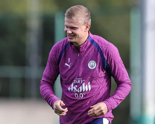 UEFA Champions League press conference, PK, Pressekonferenz and open training Matchday 2 of 8 Manchester City v Paris Saint-Germain Erling Haaland of Manchester City in the training session during the UEFA Champions League press conference and open training Matchday 2 of 8 Manchester City vs Paris Saint-Germain at City Football Academy, Manchester, United Kingdom on 13 October 2026 (Photo by Mark Cosgrove News Images) Manchester City Football Academy Greater Manchester United, ManU Kingdom Copyright: xMarkxCosgrove NewsxImagesx