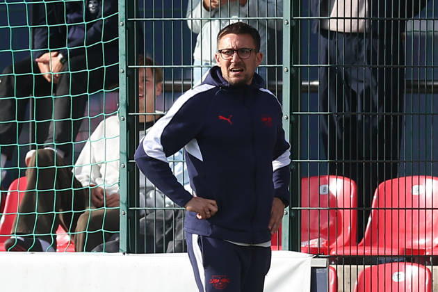 RB Leipzig U19 - PSV Eindhoven U19 UEFA Youth League Leipzig, 13.10.2026, Trainingszentrum am Cottaweg, Fußball, Saison 2026 2027, U19 Junioren, UEFA Youth League, 2. Spieltag , RB Leipzig U19 - PSV Eindhoven U19 1:6 (1:1) , Im Bild: Trainer Mac Heidenmann (RB Leipzig) , Nur für journalistische Zwecke! For editorial use only! , UEFA regulations prohibit any use of photographs as image sequences and or quasi-video. ,