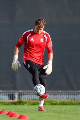 SOCCER - UEFA CL, LASK vs Liverpool LINZ,AUSTRIA,13.OCT.26 - SOCCER - UEFA Champions League, Linzer ASK vs Liverpool FC, preview, training LASK. Image shows Lukas Jungwirth (LASK).  GEPAxpictures xChristianxMoser
