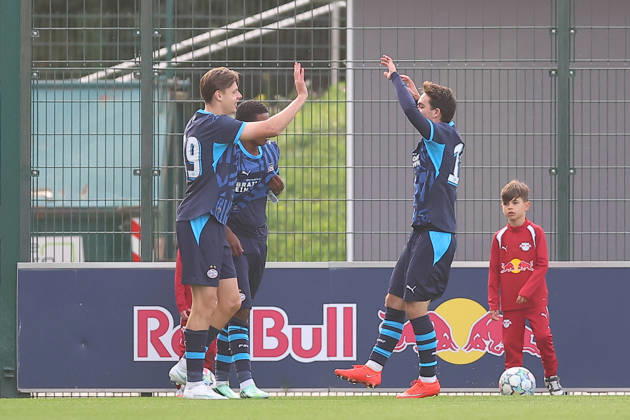 RB Leipzig U19 - PSV Eindhoven U19 UEFA Youth League Leipzig, 13.10.2026, Trainingszentrum am Cottaweg, Fußball, Saison 2026 2027, U19 Junioren, UEFA Youth League, 2. Spieltag , RB Leipzig U19 - PSV Eindhoven U19 1:6 (1:1) , Im Bild: Tor für Eindhoven, Torjubel nach dem 1:5, Torschütze Liam van Nistelrooy (19 , Eindhoven) , Nur für journalistische Zwecke! For editorial use only! , UEFA regulations prohibit any use of photographs as image sequences and or quasi-video. ,