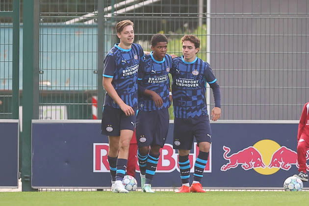 RB Leipzig U19 - PSV Eindhoven U19 UEFA Youth League Leipzig, 13.10.2026, Trainingszentrum am Cottaweg, Fußball, Saison 2026 2027, U19 Junioren, UEFA Youth League, 2. Spieltag , RB Leipzig U19 - PSV Eindhoven U19 1:6 (1:1) , Im Bild: Tor für Eindhoven, Torjubel nach dem 1:5, Torschütze Liam van Nistelrooy (19 , Eindhoven) , Nur für journalistische Zwecke! For editorial use only! , UEFA regulations prohibit any use of photographs as image sequences and or quasi-video. ,