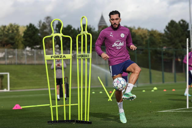 UEFA Champions League press conference, PK, Pressekonferenz and open training Matchday 2 of 8 Manchester City v Paris Saint-Germain Rayan Cherki of Manchester City in the training session during the UEFA Champions League press conference and open training Matchday 2 of 8 Manchester City vs Paris Saint-Germain at City Football Academy, Manchester, United Kingdom on 13 October 2026 (Photo by Mark Cosgrove News Images) Manchester City Football Academy Greater Manchester United, ManU Kingdom Copyright: xMarkxCosgrove NewsxImagesx