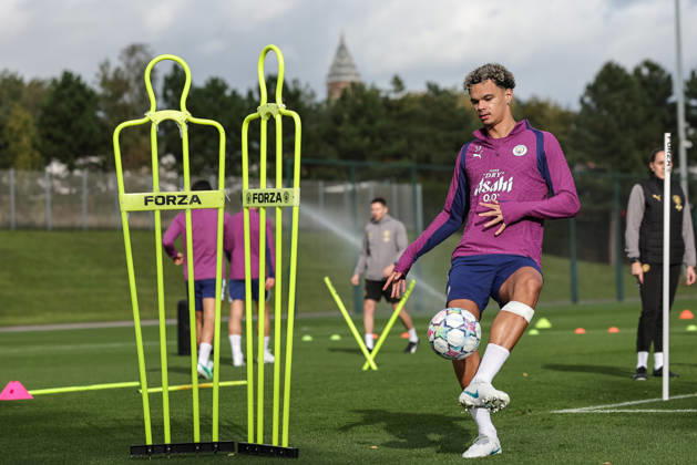 UEFA Champions League press conference, PK, Pressekonferenz and open training Matchday 2 of 8 Manchester City v Paris Saint-Germain Nico O Reilly of Manchester City in the training session during the UEFA Champions League press conference and open training Matchday 2 of 8 Manchester City vs Paris Saint-Germain at City Football Academy, Manchester, United Kingdom on 13 October 2026 (Photo by Mark Cosgrove News Images) Manchester City Football Academy Greater Manchester United, ManU Kingdom Copyright: xMarkxCosgrove NewsxImagesx