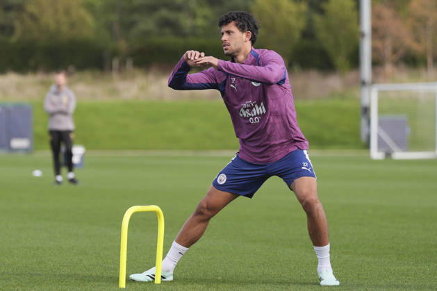 Manchester City Training, Champions League Matheus Nunes of Manchester City warms up during the training session ahead of UEFA Champions League matchday 2 vs Paris Saint-Germain, Manchester City at Joie Stadium, Etihad Campus, Manchester, England on 13 October 2026 Credit: Steve Flynn Every Second Media Editorial use only. All images are copyright Every Second Media Limited. No images may be reproduced without prior permission. Copyright: xIMAGO EveryxSecondxMediax ESM-2218-0123 StevexFlynnx xEveryxSecondxMediax