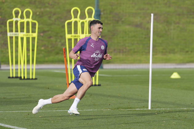 Manchester City Training, Champions League Phil Foden of Manchester City runs through cones during the training session ahead of UEFA Champions League matchday 2 vs Paris Saint-Germain, Manchester City at Joie Stadium, Etihad Campus, Manchester, England on 13 October 2026 Credit: Steve Flynn Every Second Media Editorial use only. All images are copyright Every Second Media Limited. No images may be reproduced without prior permission. Copyright: xIMAGO EveryxSecondxMediax ESM-2218-0135 StevexFlynnx xEveryxSecondxMediax