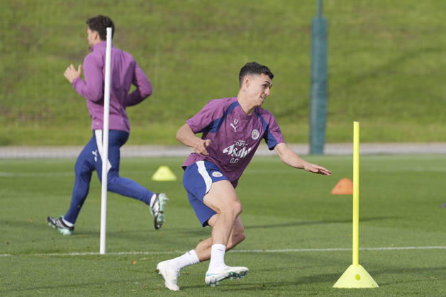 Manchester City Training, Champions League Phil Foden of Manchester City runs round cones during the training session ahead of UEFA Champions League matchday 2 vs Paris Saint-Germain, Manchester City at Joie Stadium, Etihad Campus, Manchester, England on 13 October 2026 Credit: Steve Flynn Every Second Media Editorial use only. All images are copyright Every Second Media Limited. No images may be reproduced without prior permission. Copyright: xIMAGO EveryxSecondxMediax ESM-2218-0136 StevexFlynnx xEveryxSecondxMediax