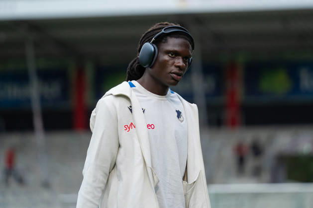 13.10.2026, xjyhynx, Fussball 3. Liga, VfB Stuttgart U23 - TSG Hoffenheim II, v.l. Blessing Makanda (17, TSG Hoffenheim II) bei der Platzbegehung Aspach