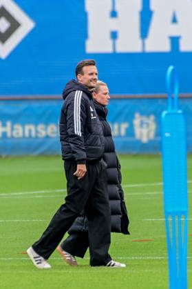 Claus Costa Direktor Profifußball Kathleen Krüger Vorstand ( HSV ) Deutschland , Hamburg , Volksparkstadion , Fussball , 1. Bundesliga , Training des Hamburger SV