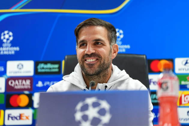 press conference, PK, Pressekonferenz Champions League Como 1907 2026 2027 Rotterdam - Coach Cesc Fabregas of Como 1907 shares a laugh during a press conference before the Champions League match against Feyenoord Rotterdam. The press conference is set at Stadion Feijenoord on 13 October 2026 in Rotterdam, Netherlands. (Hero Images Yannick Verhoeven) Copyright: xYannickxVerhoevenx