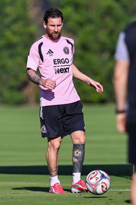 FORT LAUDERDALE, FL - OCTOBER 13: Inter Miami CF forward Lionel Messi (10) is seen during an Inter Miami Training Session at Florida Blue Training Center on October 13, 2026 in Fort Lauderdale, Florida. (Photo by Chris Arjoon Icon Sportswire) SOCCER: OCT 13 Inter Miami CF Training EDITORIAL USE ONLY Icon2610130000008