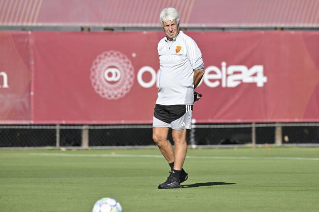 IPA89639251 - Gian Piero Gasperini, head coach of AS Roma, during the UEFA Champions League soccer match between AS Roma and Real Madrid, at a press conference, PK, Pressekonferenz and training session at the Trigoria Training Center on October 13, 2026, in Rome, Italy. During the AS Roma press conference for the UEFA Champions League soccer match in Rome, Italy, on October 13, 2026 Copyright: xRobertoxRamaccia IPAxSportx xx IPA89639251 IPA89639251