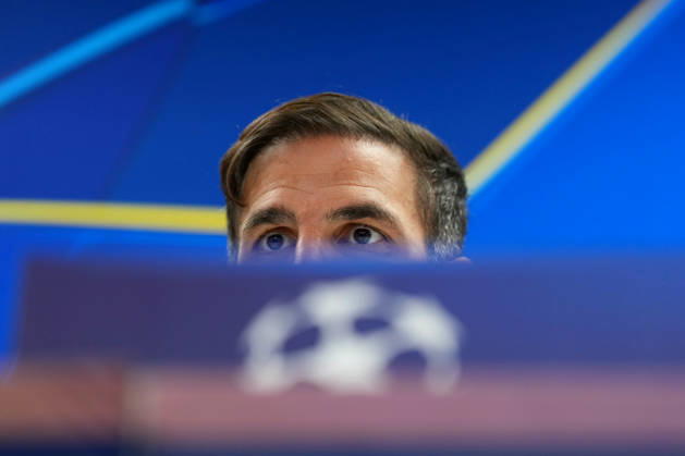 press conference, PK, Pressekonferenz Champions League Como 1907 2026 2027 Rotterdam - Coach Cesc Fabregas of Como 1907 looks on during a press conference before the Champions League match against Feyenoord Rotterdam. The press conference is set at Stadion Feijenoord on 13 October 2026 in Rotterdam, Netherlands. (Hero Images Yannick Verhoeven) Copyright: xYannickxVerhoevenx