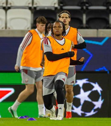 Football - UEFA Champions League - LASK v Liverpool FC - MD-1 LINZ, AUSTRIA - Tuesday, October 13, 2026: Liverpool s Rio Ngumoha during a training session ahead of the UEFA Champions League 2026 27 League Phase MD2 match between LASK and Liverpool FC at the Oberösterreich Arena. (Photo by David Rawcliffe Propaganda) LINZ Oberösterreich Arena UPPER AUSTRIA AUSTRIA  Copyright: xDavidxRawcliffex P2026-10-13-LASK_Liverpool_MD-1_Training-27