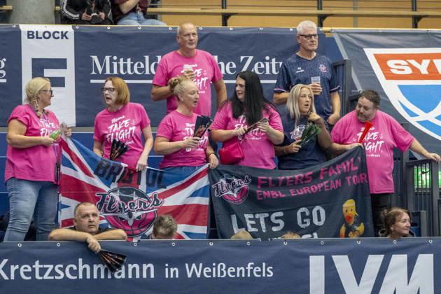 ENBL - 2026 2027 - Syntainics MBC vs.Bristol Flyers Weissenfels, Deutschland 13.Oktober 2026: Im Bild:mitgereiste Fans von Bristol Flyers Weissenfels Stadthalle Sachsen-Anhalt Deutschland