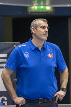 ENBL - 2026 2027 - Syntainics MBC vs.Bristol Flyers Weissenfels, Deutschland 13.Oktober 2026: Im Bild:Haed Coach Andreas Kapoulas (Bristol) Weissenfels Stadthalle Sachsen-Anhalt Deutschland