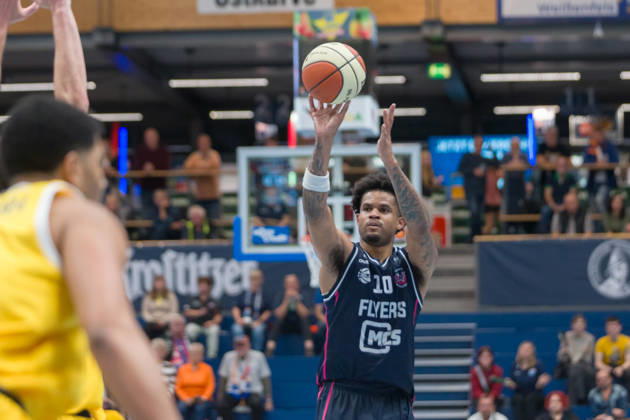 Zach Anderson (Bristol, 10), Syntainics MBC vs. Bristol Flyers, European North Basketball League, ENBL, 2026 27, Deutschland, Großbritannien, 13.10.2026 Weissenfels Stadthalle Sachsen-Anhalt Deutschland